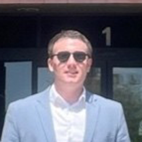 AlecWeiss_Headshot-sq